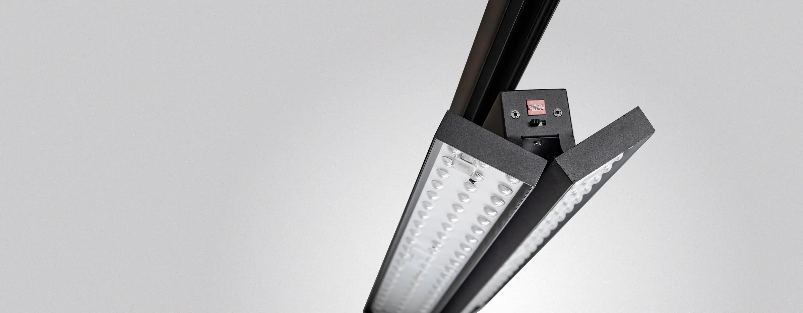 LL1615 linear track light project